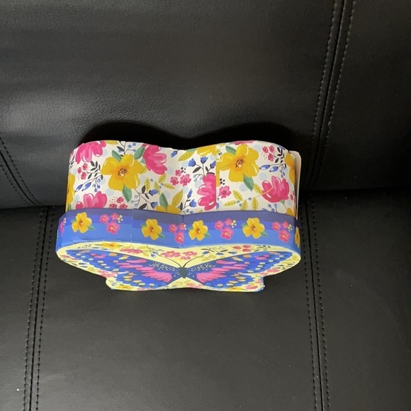 Box​ - Picture 4 of 4